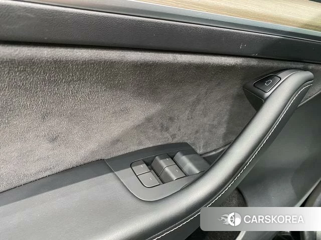 Tesla Model Y id 4182695 из Китая 9