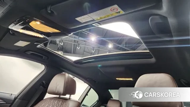 BMW 5 Series (G30) id 3698926 из Кореи 9