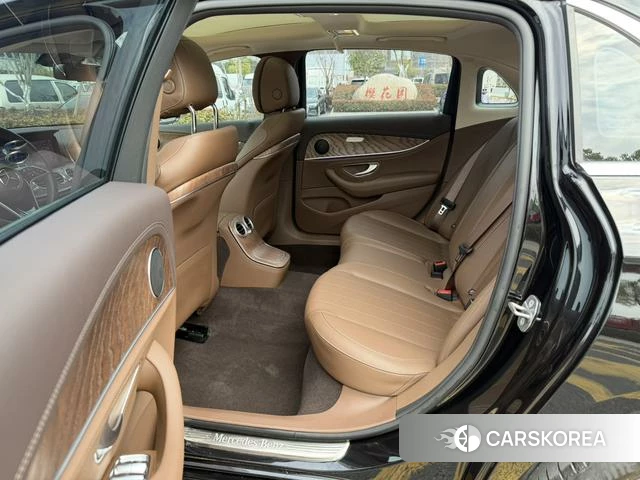 Mercedes-Benz E-class id 4271678 из Китая 9