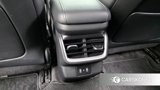 Hyundai Grandeur (GN7) id 3776362 из Кореи 9