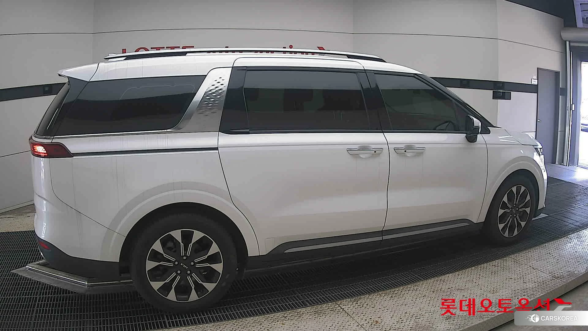 Kia Carnival id 4664316 из Кореи 9