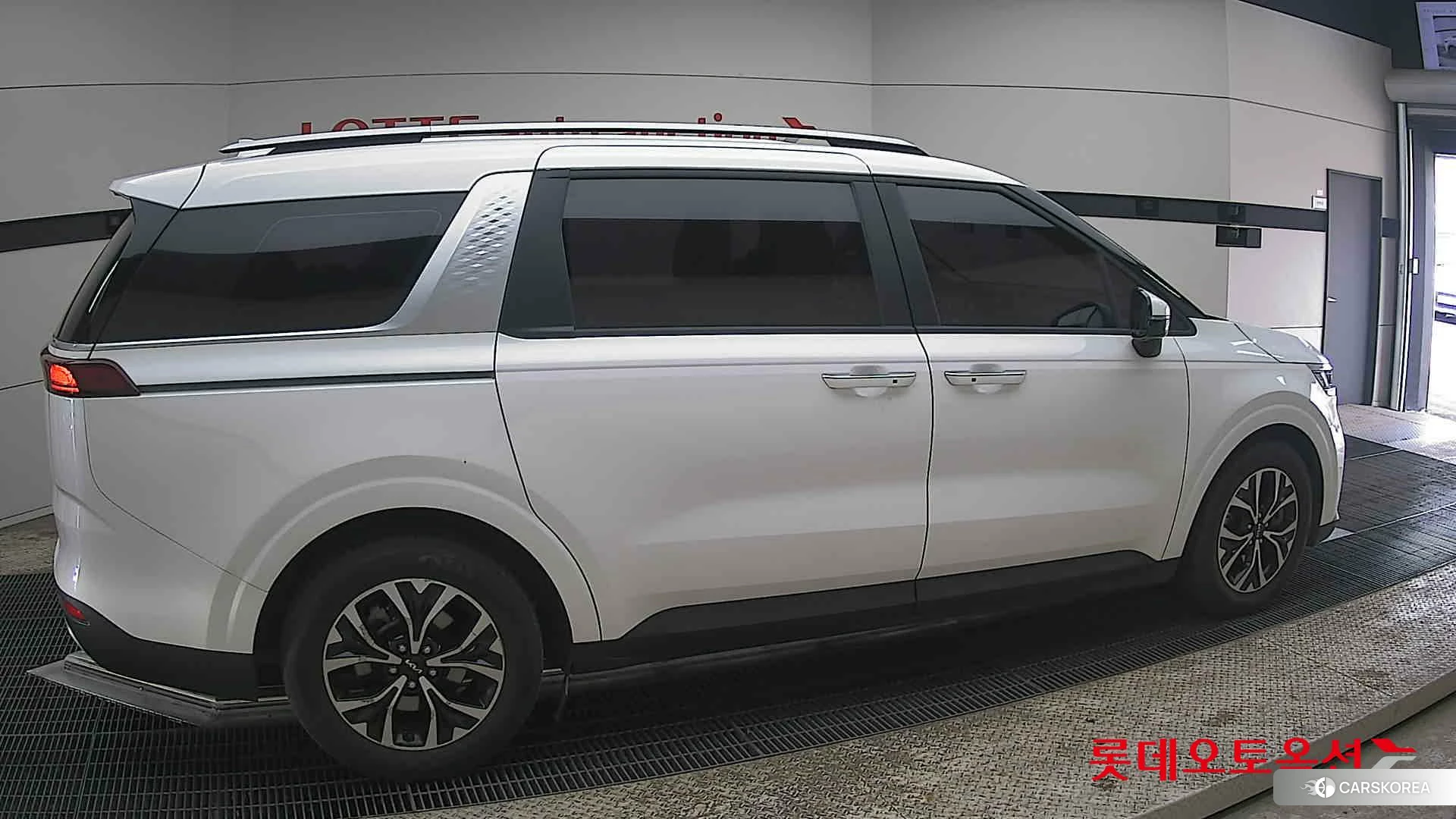 Kia Carnival id 3888419 из Кореи 9