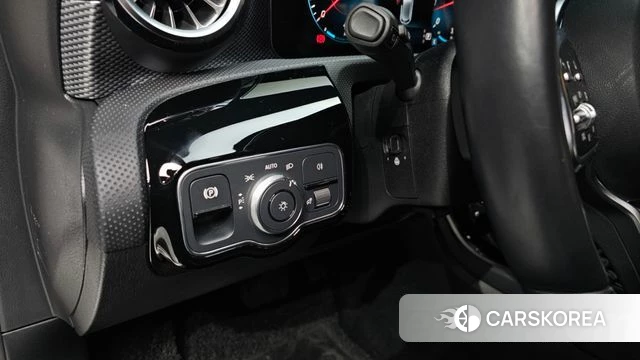 Mercedes-Benz A-Class W177 id 3864998 из Кореи 9