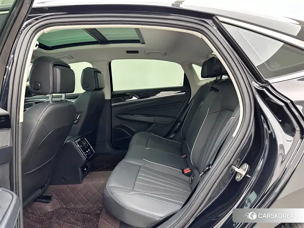 Volkswagen Passat id 4577478 из Китая 9