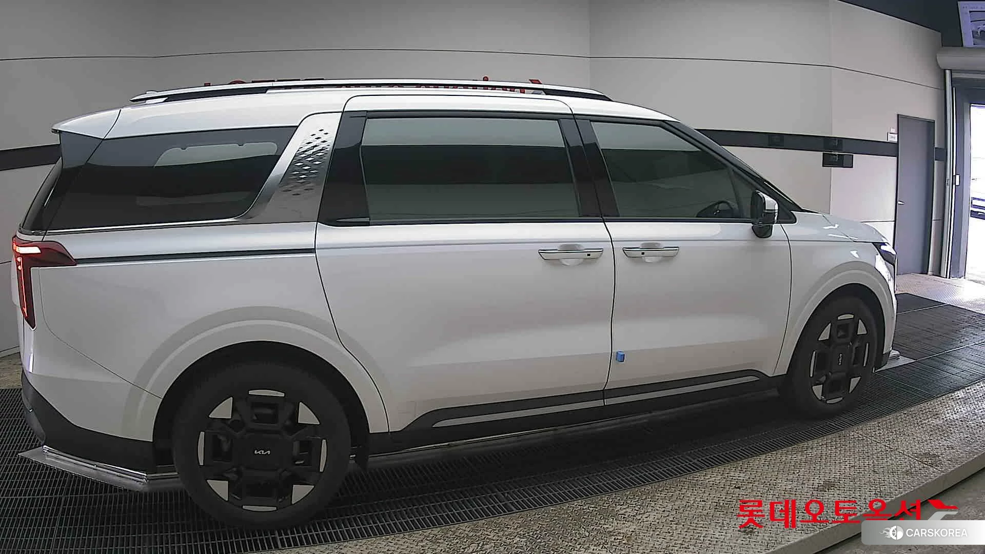 Kia Carnival Hybrid id 3888408 из Кореи 9