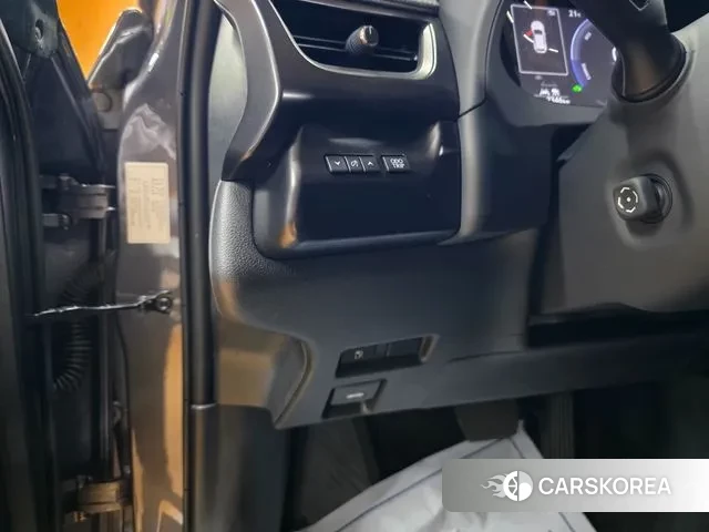 Lexus UX300h id 3168380 из Кореи 9