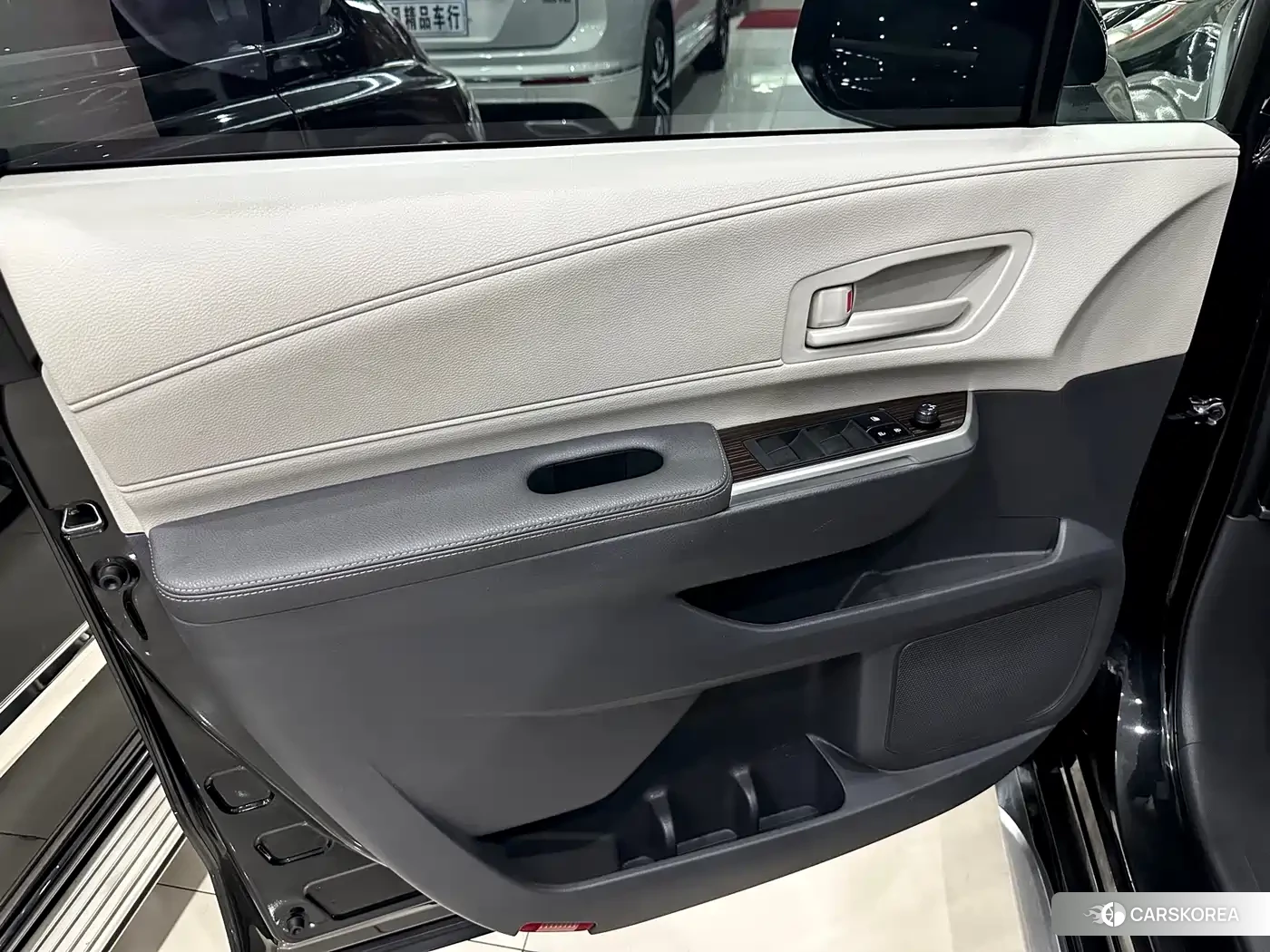 Toyota Granvia id 4622519 из Китая 9
