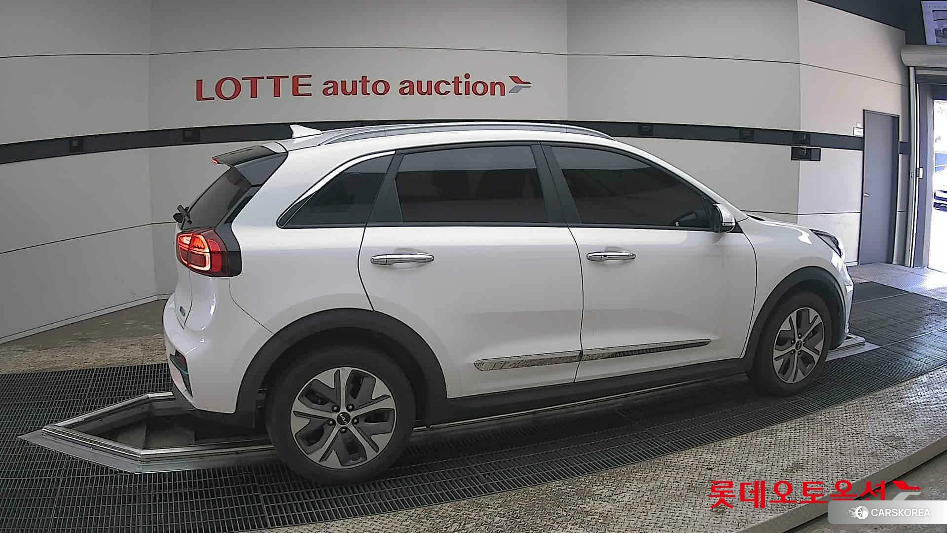 Kia Niro EV id 3882164 из Кореи 9