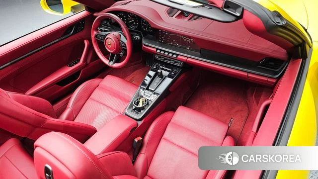 Porsche 911(992) id 4584808 из Кореи 9
