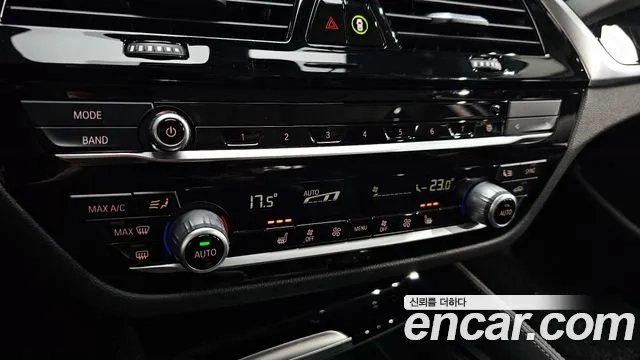 BMW 5 Series (G30) id 2891438 из Кореи 9