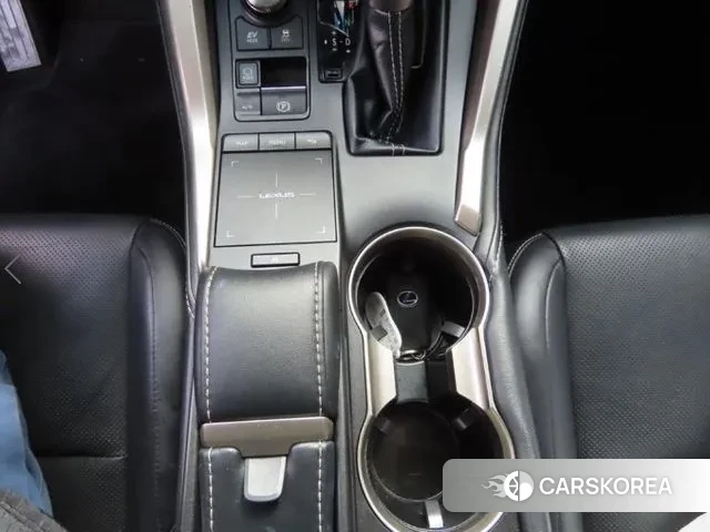 Lexus NX300h id 3622682 из Кореи 9