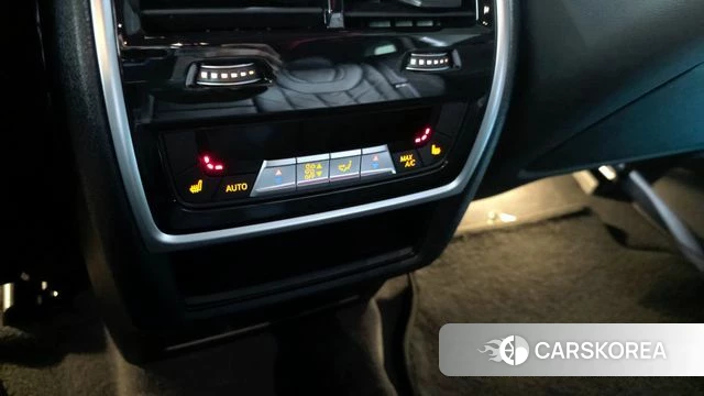 BMW XM (G09) id 3883396 из Кореи 9