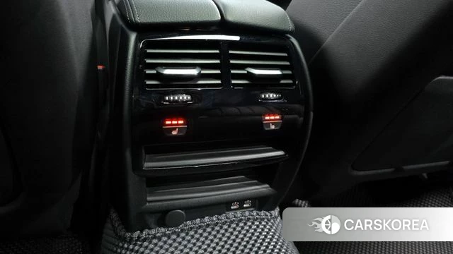 BMW 5 Series (G30) id 3891696 из Кореи 9