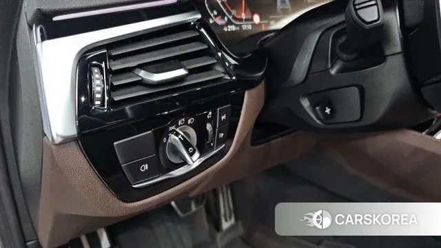 BMW 5 Series (G30) id 3016844 из Кореи 9