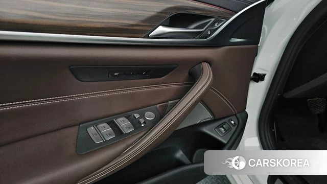 BMW 5 Series (G30) id 3843142 из Кореи 9