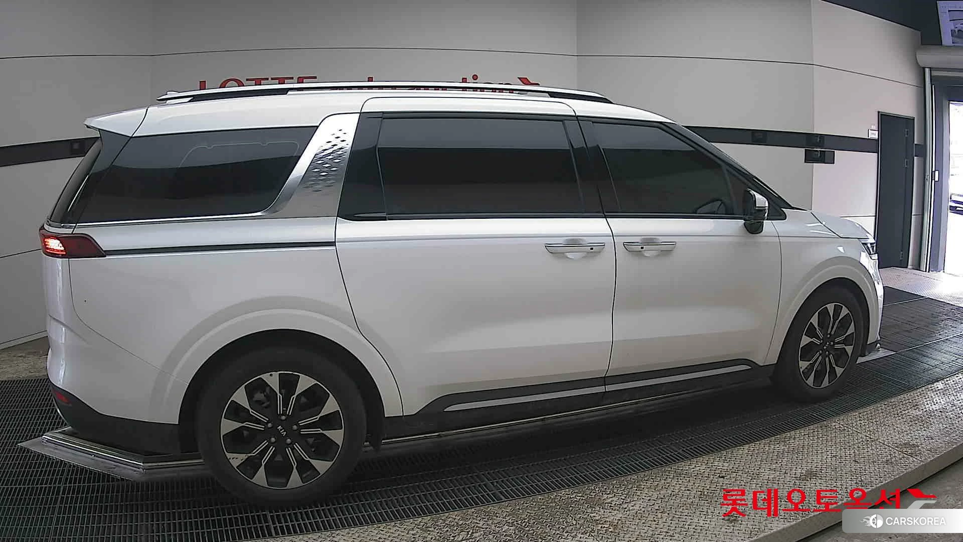 Kia Carnival id 3888386 из Кореи 9