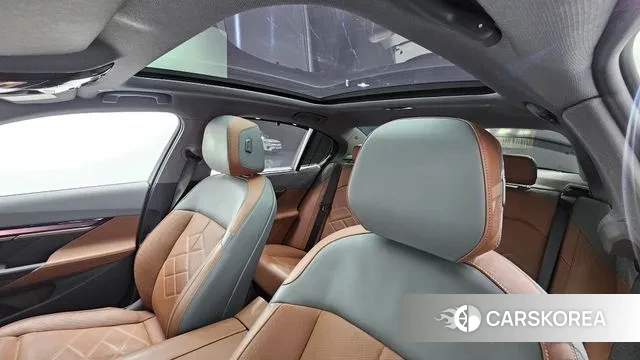 BMW 5 Series (G60) id 3539006 из Кореи 9