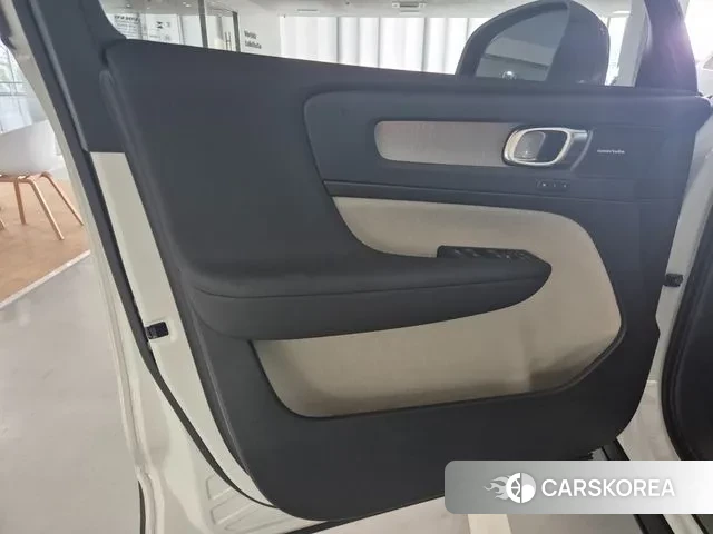 Volvo XC40 id 3211940 из Кореи 9