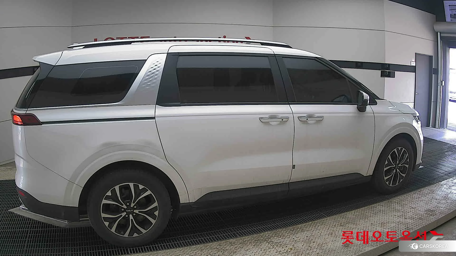 Kia Carnival id 4289542 из Кореи 9