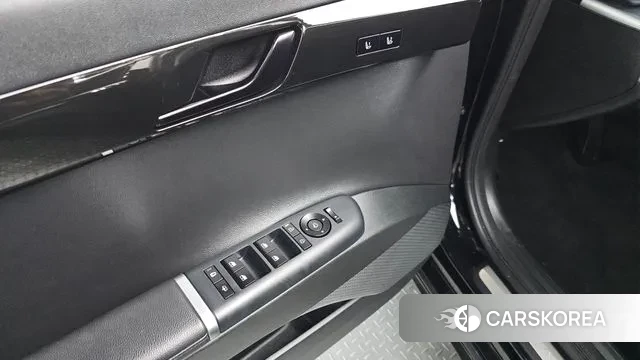 Hyundai Grandeur (GN7) id 3353902 из Кореи 9