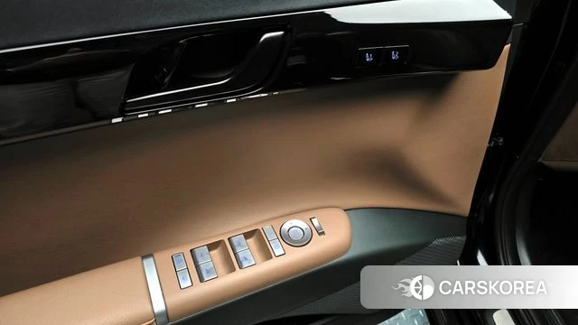 Hyundai Grandeur (GN7) id 3817394 из Кореи 9