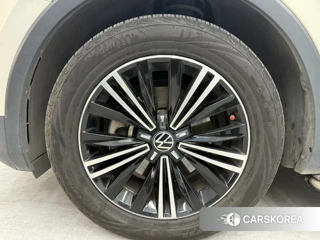 Volkswagen Tiguan L id 4261565 из Китая 9