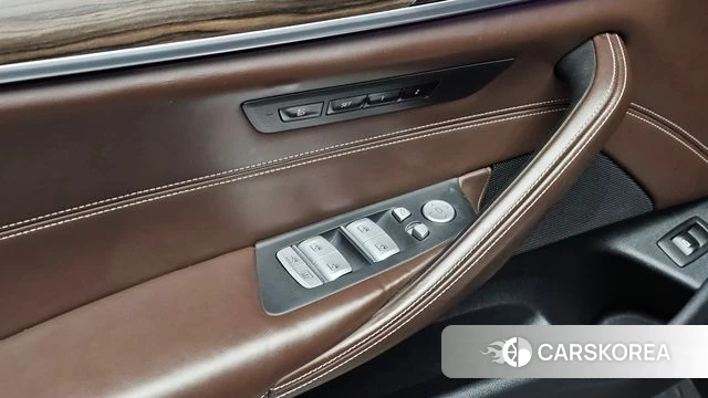 BMW 5 Series (G30) id 4508043 из Кореи 9