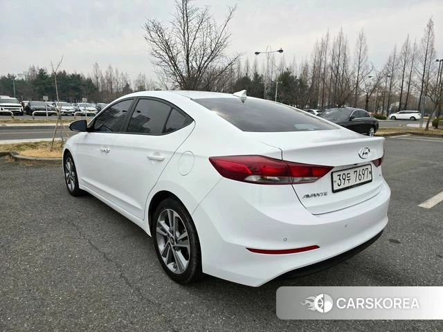 Hyundai Avante AD id 3824936 из Кореи 9