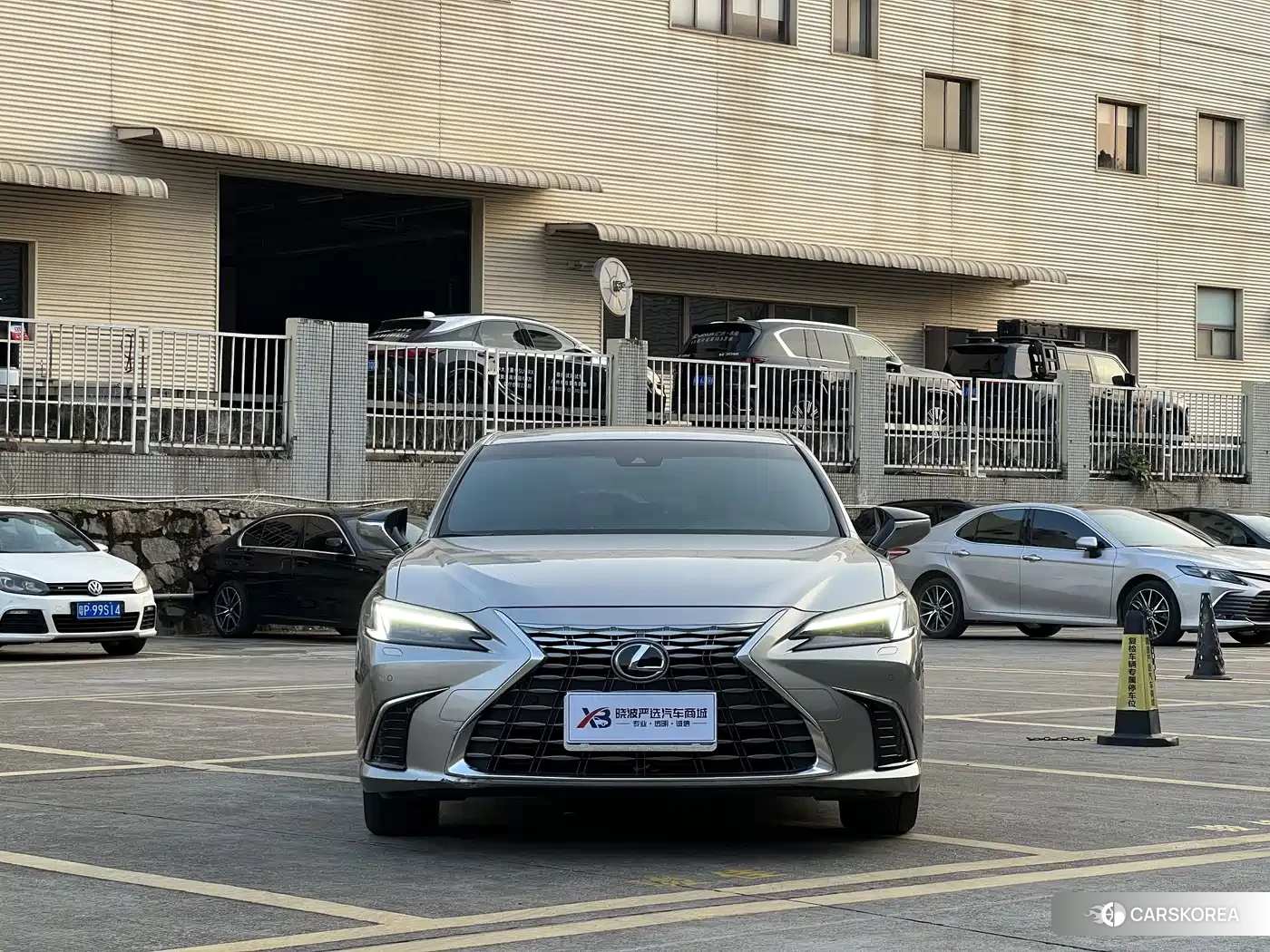 Lexus ES id 4628102 из Китая 10