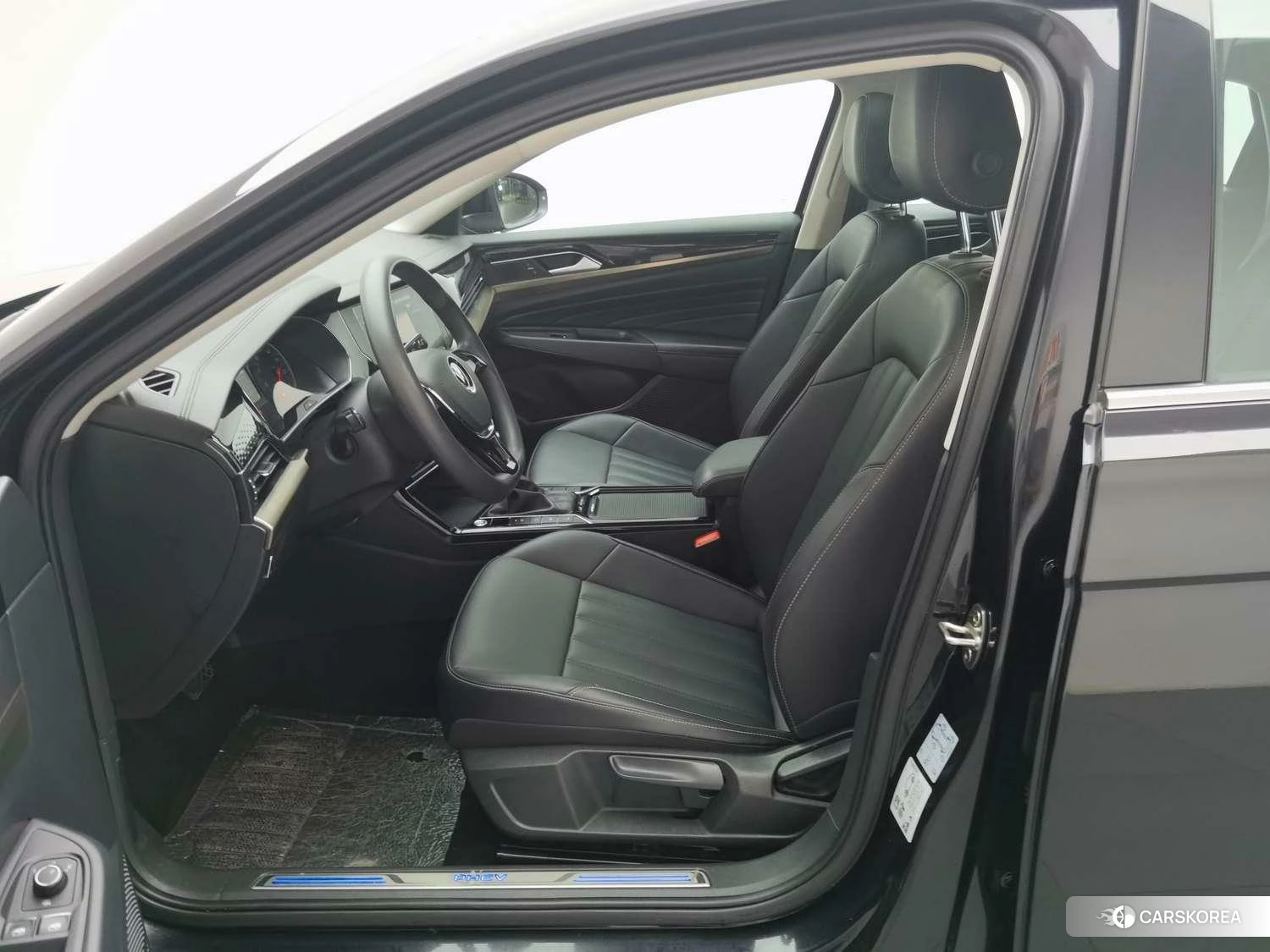 Volkswagen Passat PHEV id 4487216 из Китая 9