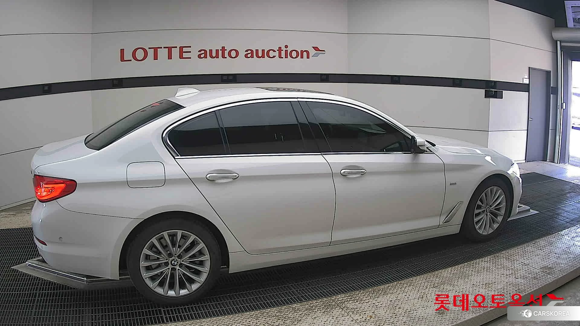 BMW  520d id 4296716 из Кореи 9