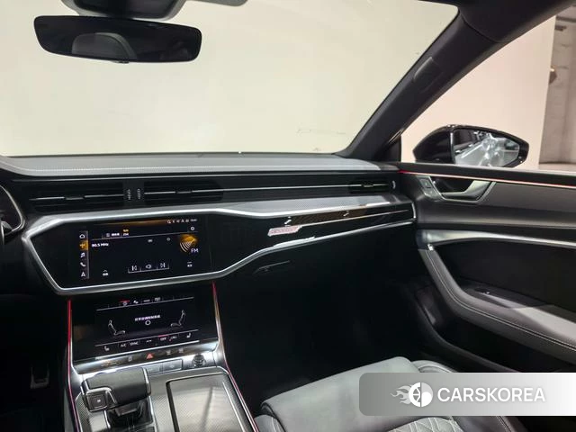 Audi A7L id 3920588 из Китая 9