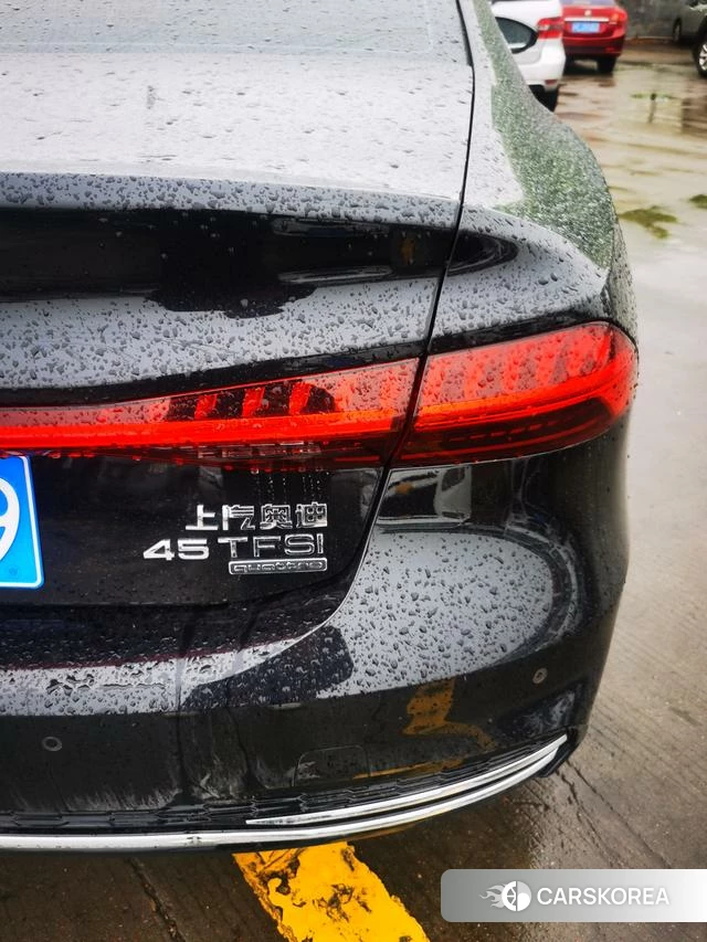 Audi A7L id 4238997 из Китая 9