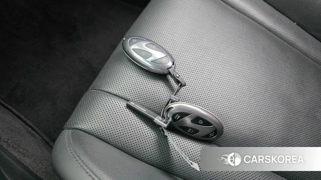 Hyundai Grandeur (GN7) id 4017107 из Кореи 9