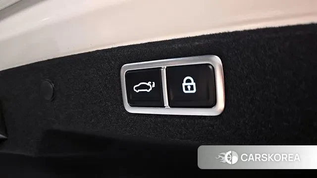 Hyundai Grandeur (GN7) id 3599604 из Кореи 9