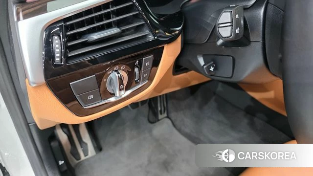 BMW 5 Series (G30) id 4603637 из Кореи 9