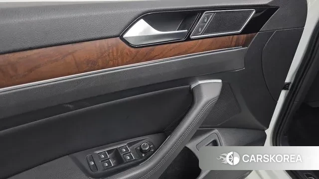 Volkswagen Passat GT (B8) id 3728689 из Кореи 9