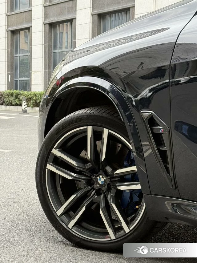 BMW X5 M id 4209192 из Китая 9