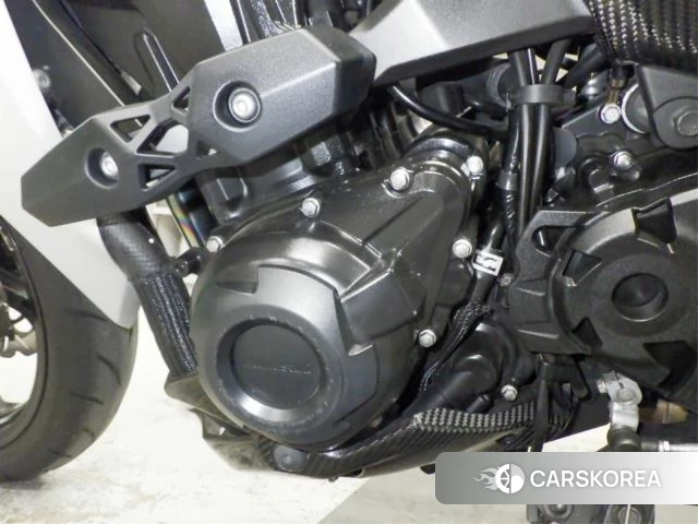 Kawasaki Z1000 id 4237570 из Японии 9