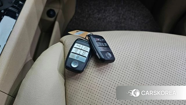 Kia All New Carnival id 4305178 из Кореи 9