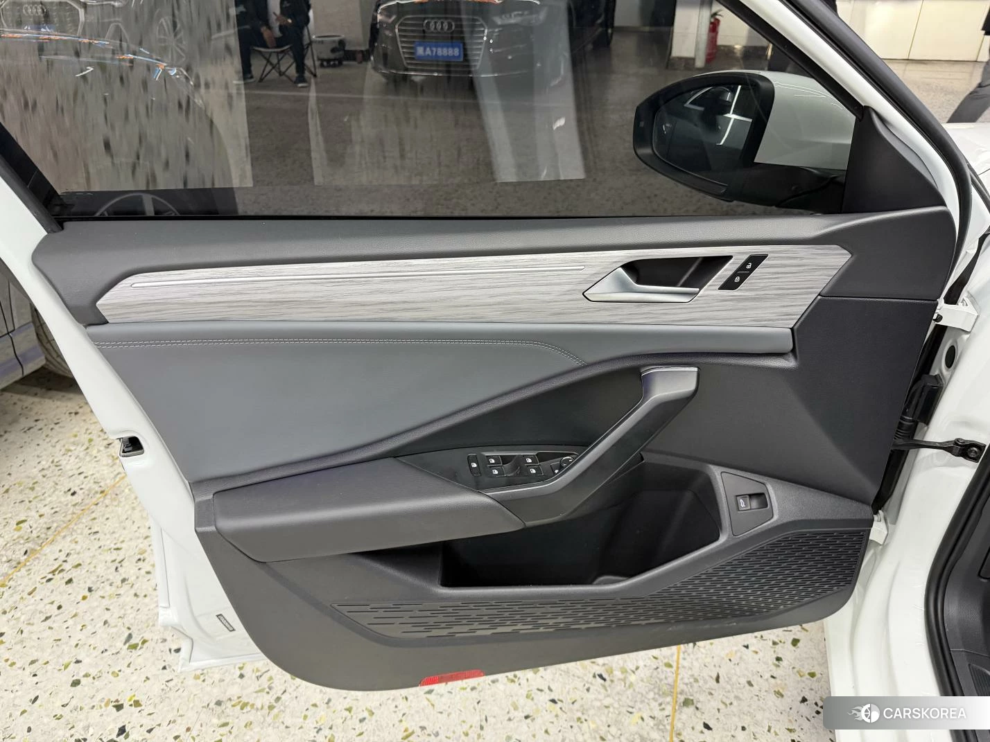 Volkswagen Sagitar id 4455372 из Китая 9