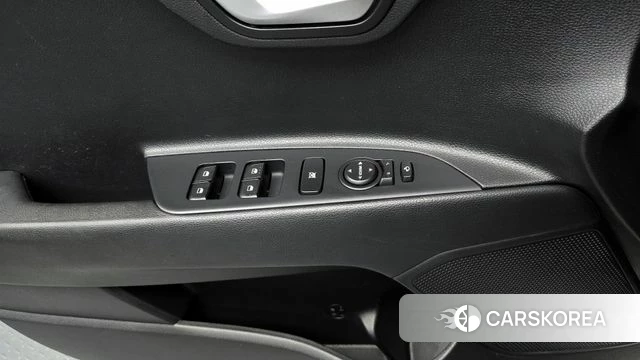 Kia Stonic id 3808013 из Кореи 9