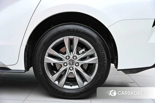 Toyota Saina id 4261986 из Китая 9