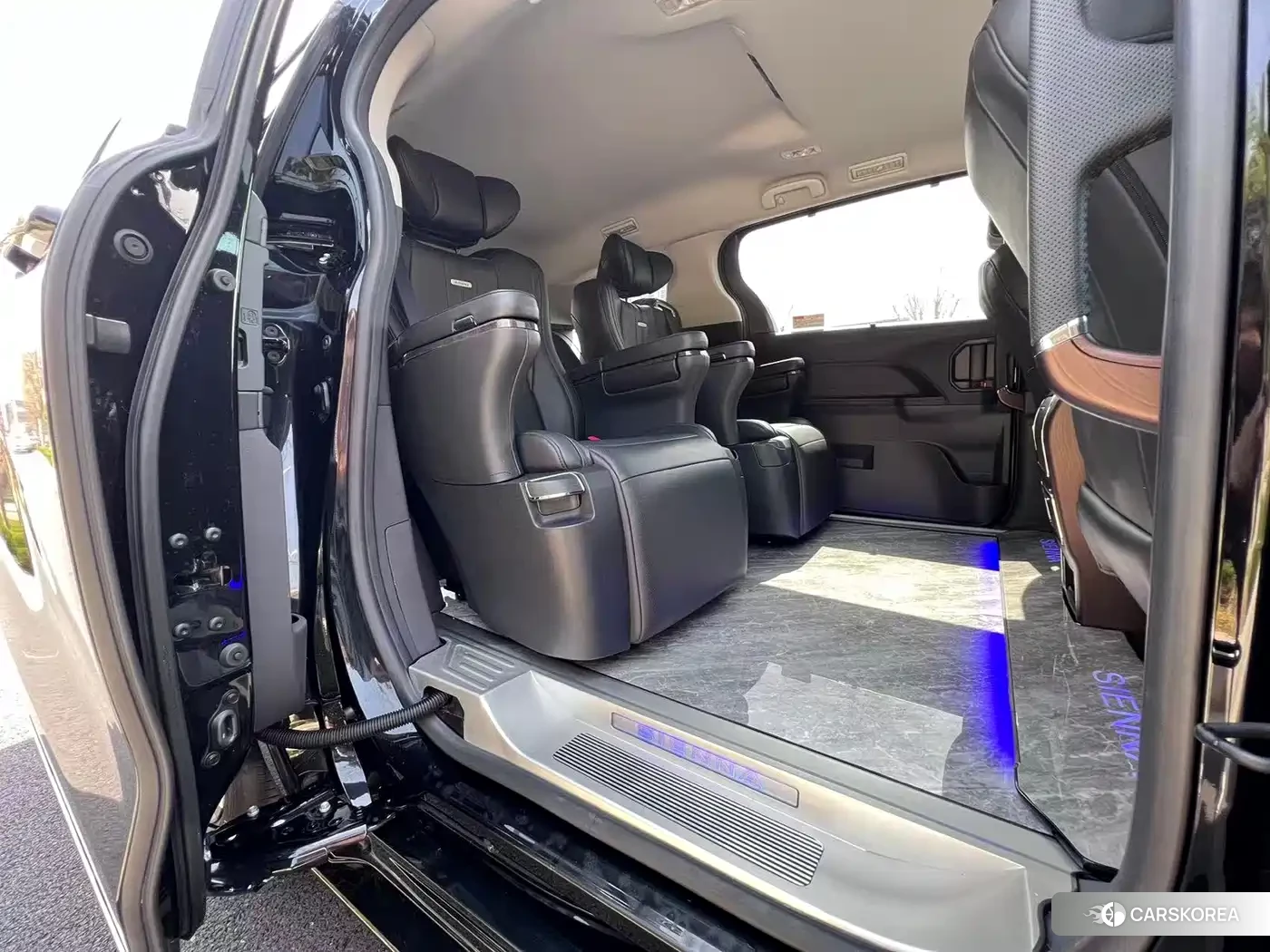 Toyota Sienna id 4583796 из Китая 9
