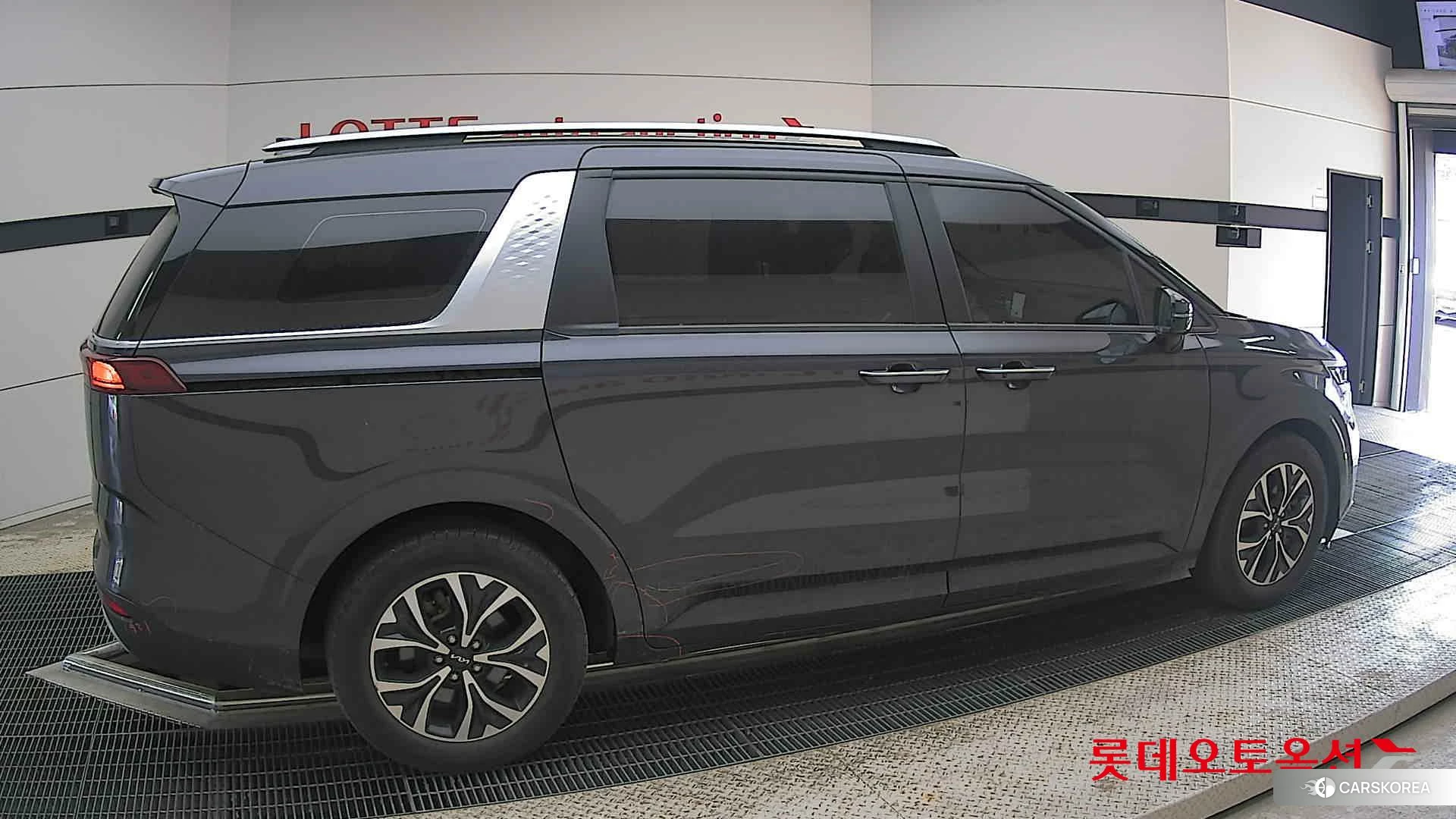 Kia Carnival id 4289546 из Кореи 9