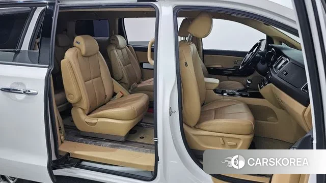 Kia The New Carnival id 3033974 из Кореи 9