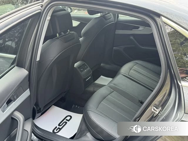 Audi A4L id 4253734 из Китая 9