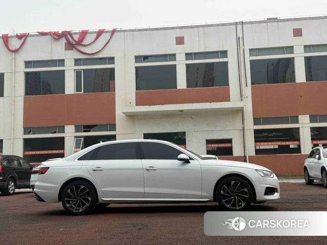 Audi A4L id 4313543 из Китая 9