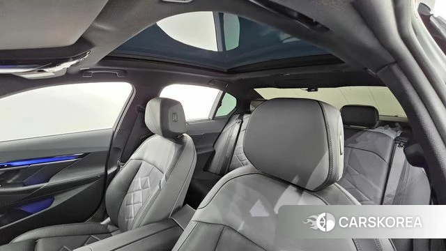 BMW 5 Series (G60) id 3914284 из Кореи 9