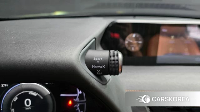 Lexus UX250h id 4873102 из Кореи 9